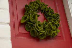 How to: Recycled Wool Felt Christmas Wreath