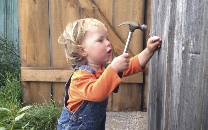 Toddler Robin with hammer www.CubitsOrganics.com